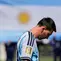 Lionel Messi dari Timnas Argentina berjalan melintasi lapangan sebelum pertandingan sepak bola final Piala Dunia antara Spanyol dan Argentina di East Rutherford, N.J., dekat New York, Senin (20-7-2026) dini hari WIB. (AP Photo/Ashley Landis)