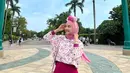 Pandai padu padannya pakaian yang dikenanakannya. OOTD wanita berusia 22 tahun ini menjadi para pengikutnya di Instagram. Dikenal sebagai kekasih mendiang Eril, Nabila Ishma hingga kini masih banjir dukungan dari netizen. Cantik dan memesona, wajah Nabila Ishma pernah disebut mirip dengan Raline Shah. Selain unggah potret dirinya dan pekerjaan, Nabila juga sering unggah quote motivasi yang menginspirasi. (Liputan6.com/IG/nabilaishma)