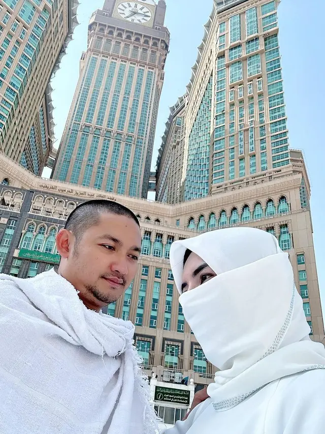 Angga Wijaya umrah