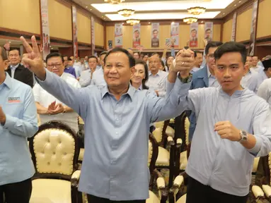 Pasangan capres-cawapres nomor urut dua, Prabowo Subianto dan Gibran Rakabuming Raka menghadiri Rapat Koordinasi Nasional (Rakornas) di Hotel Borobudur, Jakarta,  Jumat (1/12/2023). (merdeka.com/Arie Basuki)