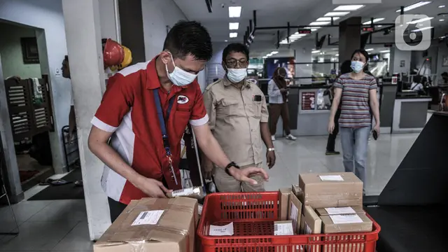 FOTO: Layanan Ekspedisi di Tengah Pandemi COVID-19