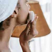 Perawatan wajah anti aging saat ini semakin dipahami sebagai proses jangka panjang yang membutuhkan pendekatan menyeluruh (Sumber: Pexels.com)