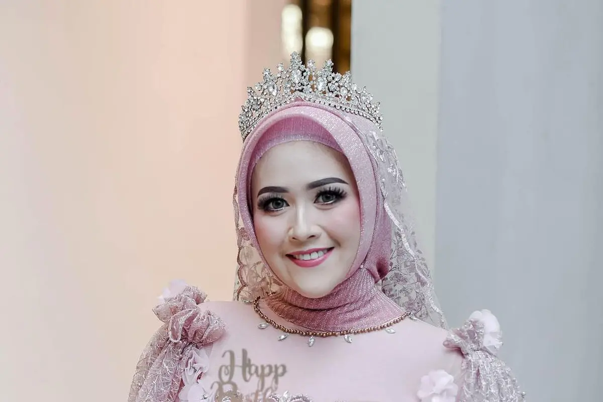 7 Momen Syukuran Ulang Tahun Meggy Wulandari yang Ke 40