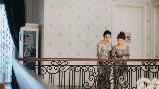 6 Momen Nikita Willy Dampingi Adik saat Lamaran, Penuh Haru Bahagia