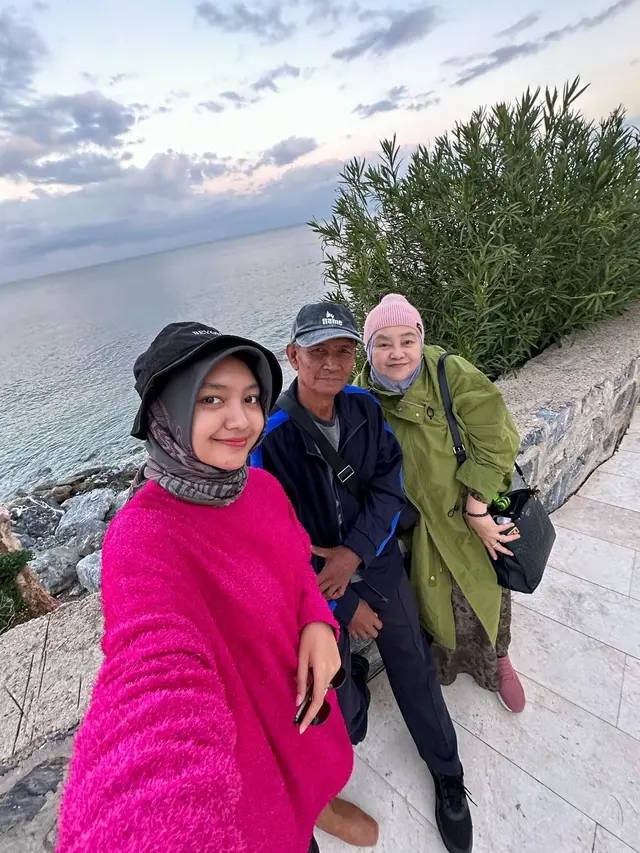 7 Potret Seru Jihan Audy Ajak Liburan Orang Tua Ke Turki