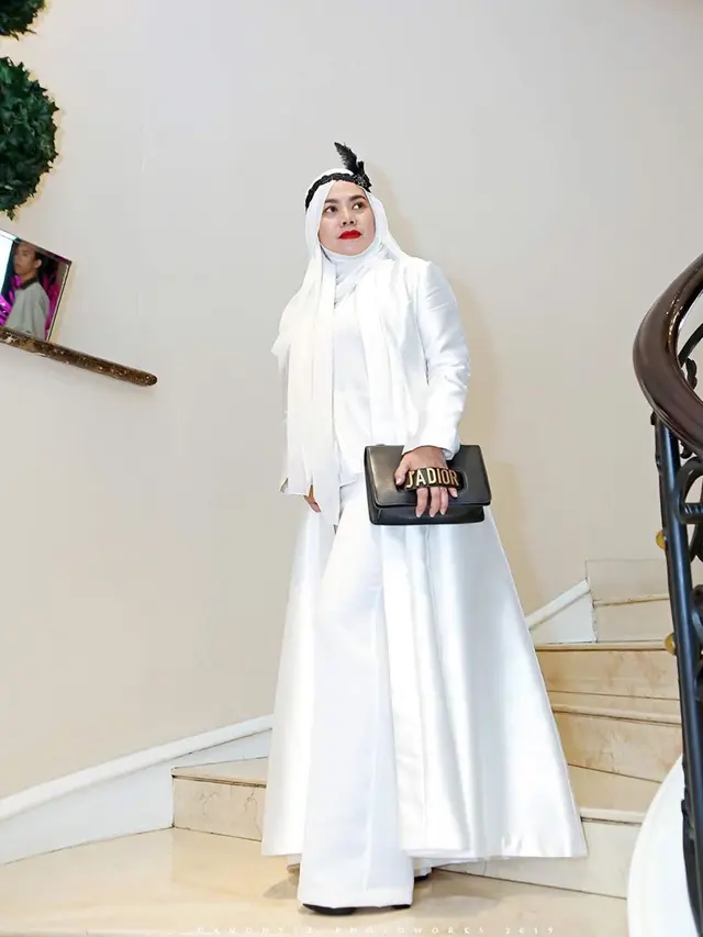 6 Potret Cantik Bunda Sarita, Ibunda Shafa Harris yang Didekati Vicky Prasetyo