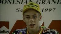 Valentino Rossi pernah jadi pemenang di kejuaraan balap yang diadakan di Sirkuit Sentul lho~
