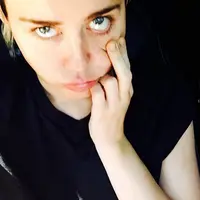 Penyanyi wanita asal Amerika Serikat, Miley Cyrus, pasang ekspresi lucu di akun sosial media miliknya. (Photo : Instagram)