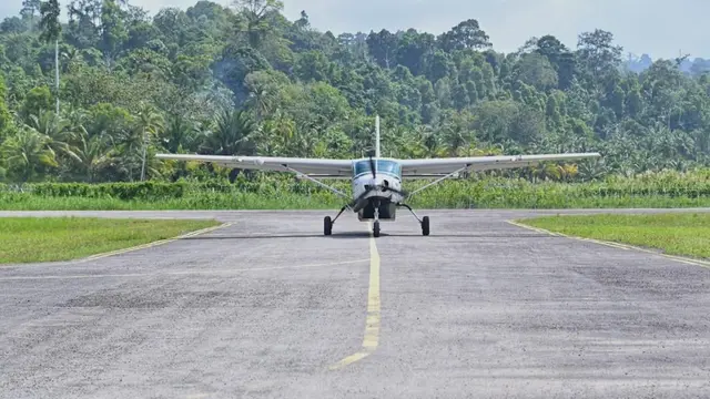 Menteri Perhubungan Budi Karya Sumadi memastikan proyek Bandara Rokot Mentawai bisa beroperasi tahun ini.