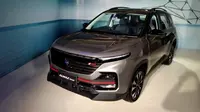 Wuling Almaz RS memiliki tampilan lebih sporty.(Septian/Liputan6.com)