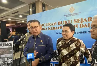 Menteri Kebudayaan (Menbud), Fadli Zon  di Kantor Kemendikdasmen, Jakarta, Minggu (14/12/2025). (Liputan6.com/Delvira Hutabarat)