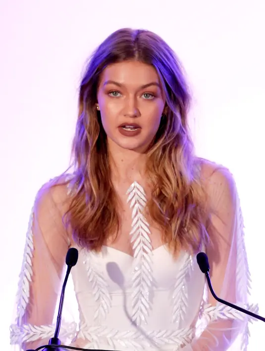 Usaha keras Zayn Malik untuk meyakinkan Gigi Hadid ialah, tidak ada seseorang yang bisa menempati hatinya kecuali ia (Gigi) seorang. Menurut suatu sumber terdekat, Gigi Hadid langsung memblokir nomor ponsel Perrie Edwards. (AFP/Bintang.com)