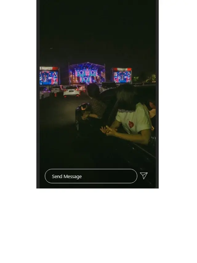 6 Potret Seru Wulan Guritno dan Shaloom Nonton Konser Drive-In, Bak Kakak Adik