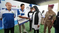 Penyerahan program 100 Sambungan Rumah (SR) air bersih di Banyuwangi. (c) istimewa