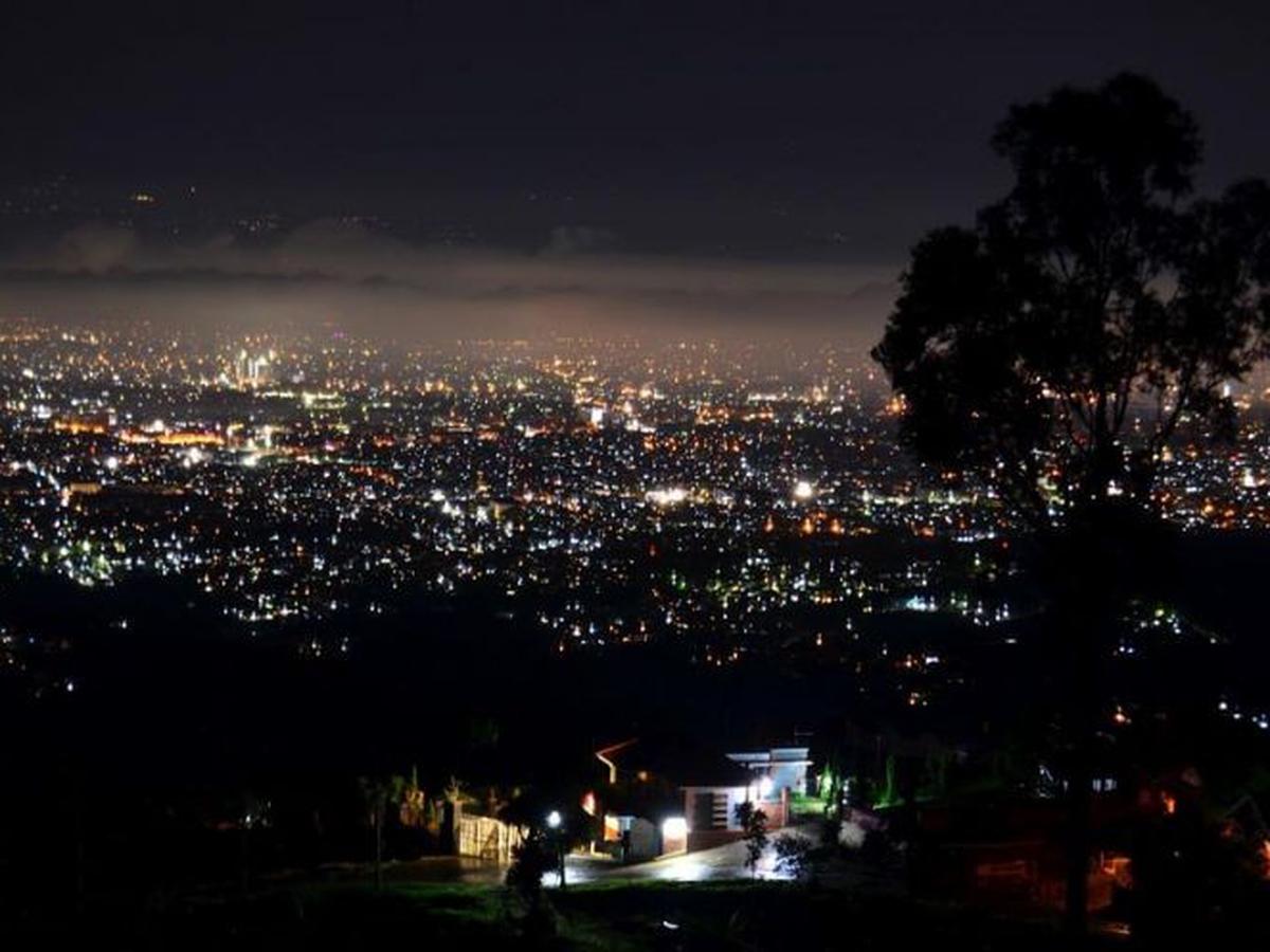 tempat wisata di Bandung - Puncak Ciumbuleuit Bandung