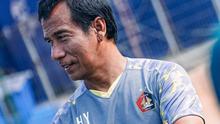 Warganet Kediri menyambut gembira kembali asisten pelatih Alfiat di tim Persik. (Bola.com/Gatot Susetyo)