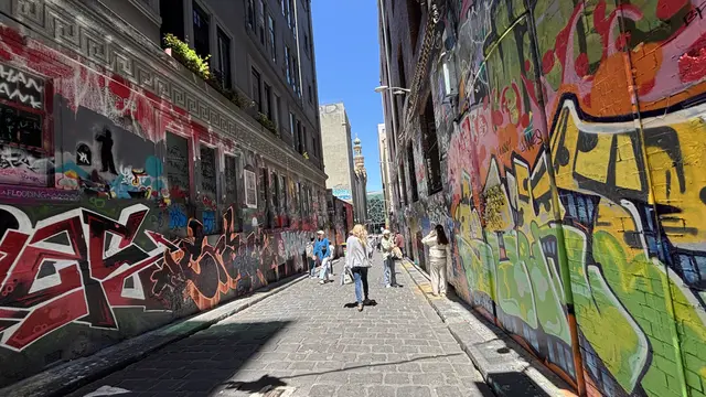 Suasana kota Melbourne yang menyediakan ruang luas dan fasilitas lengkap bagi pejalan kaki. (Liputan6.com/Tira)