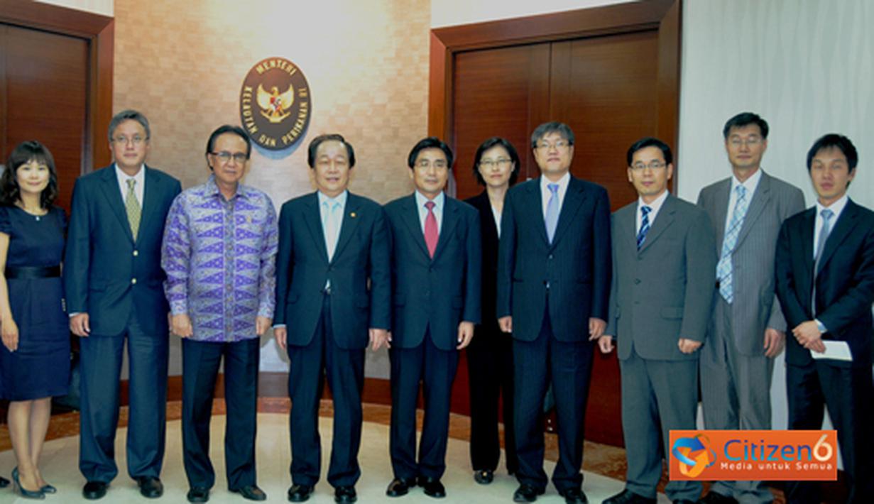 Citizen6, Jakarta: "Industrialisasi perikanan melalui penguatan industri perikanan dalam negeri merupakan strategi yang akan dilaksanakan", tambah MKP Sharif C Sutardjo. (Pengirim: Efrimal Bahri)