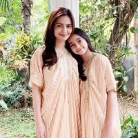 Cut Tari dan Sydney Azkassyah Yusuf (Instagram/cuttaryofficial)