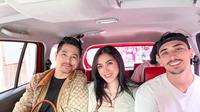 Jessica Iskandar naik taksi online (Instagram/@inijedar)