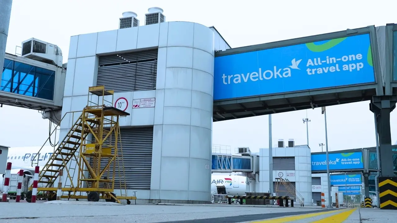 Pixel Group Hadirkan Branding Traveloka di Bandara