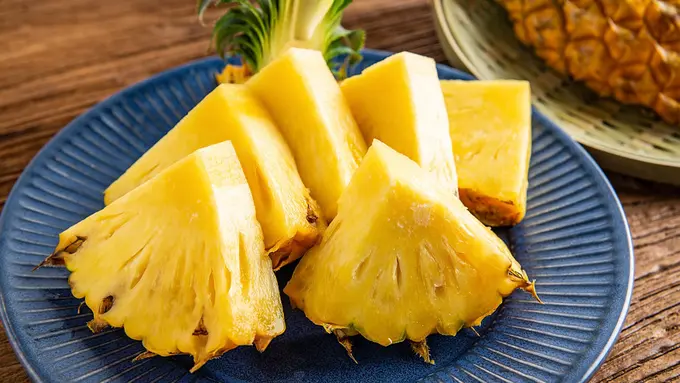 buah nanas kupas