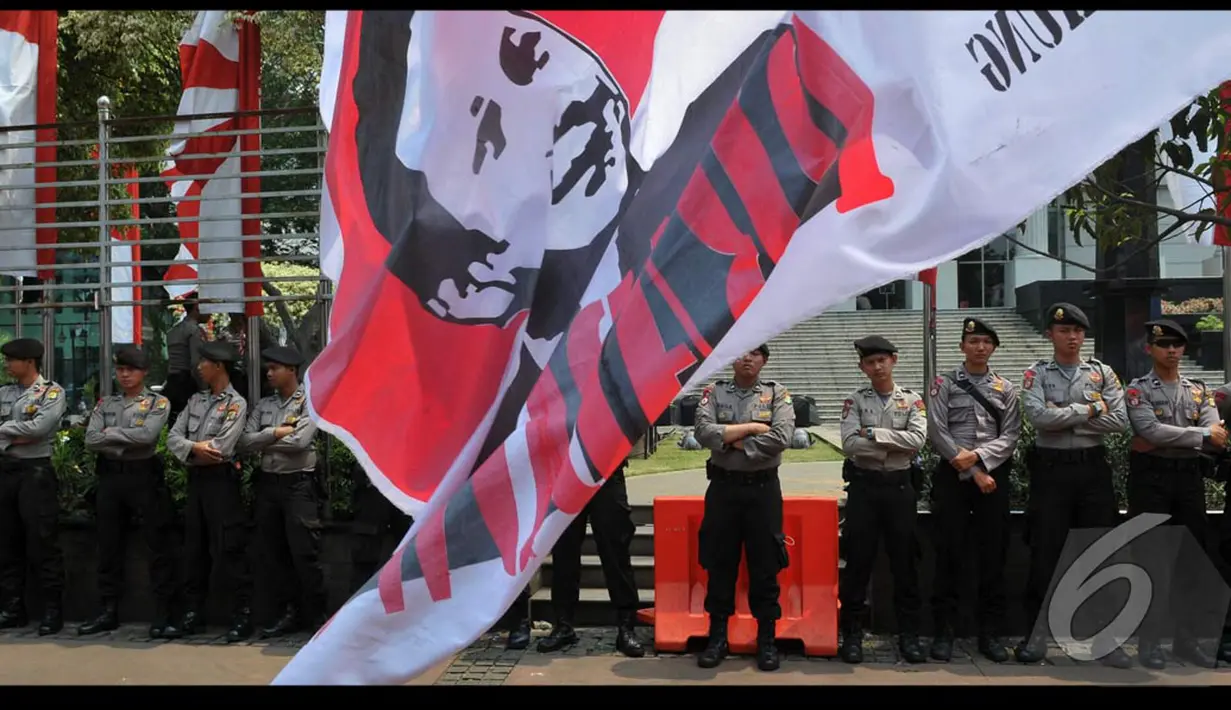 Menurut Kepala Kepolisian Negara Republik Indonesia (Polri) Sutarman keamanan dibagi menjadi tiga ring dan akan ditambah satu ring keempat di sekitar jalan medan merdeka sampai harmoni, Jakarta, Rabu (20/8/2014) (Liputan6.com/Johan Tallo)