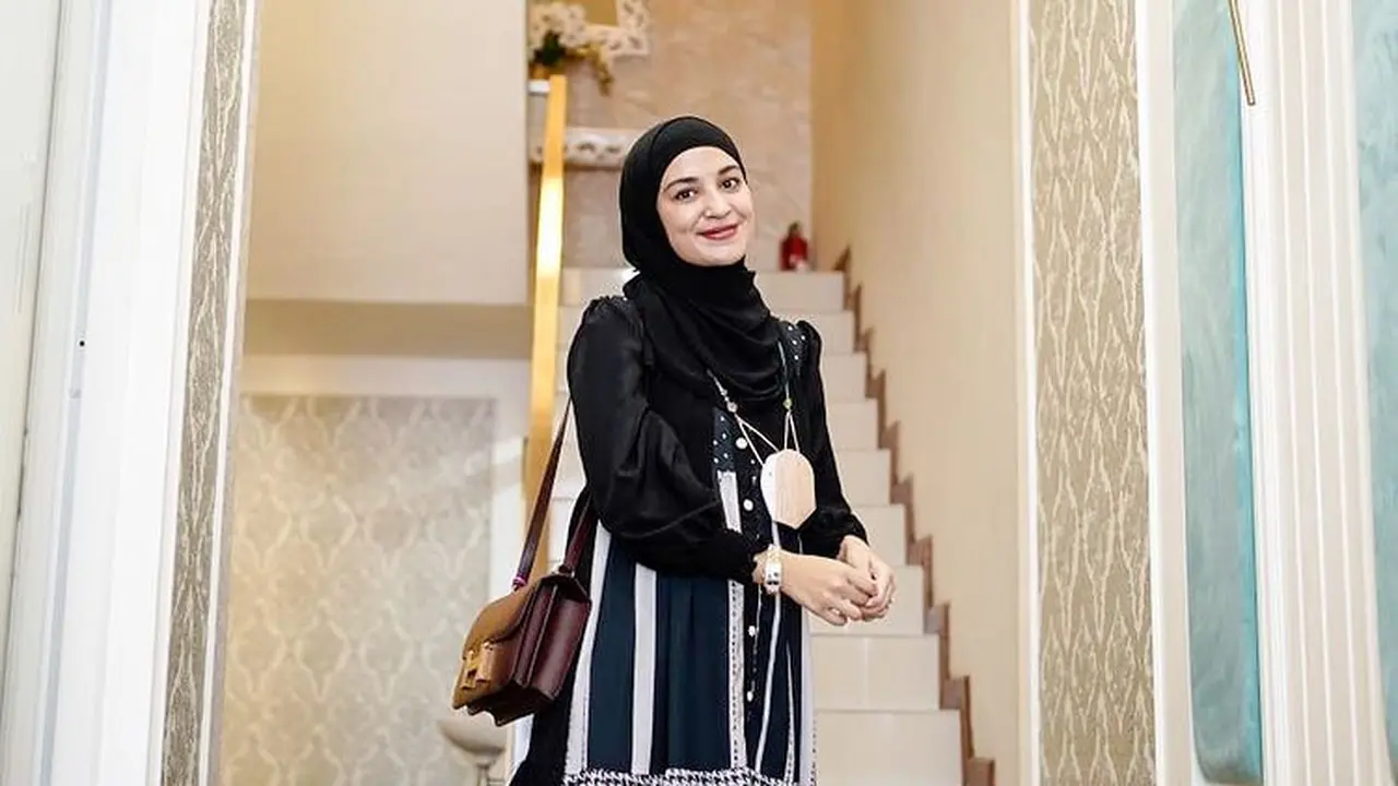 instagram.com/@shireensungkar