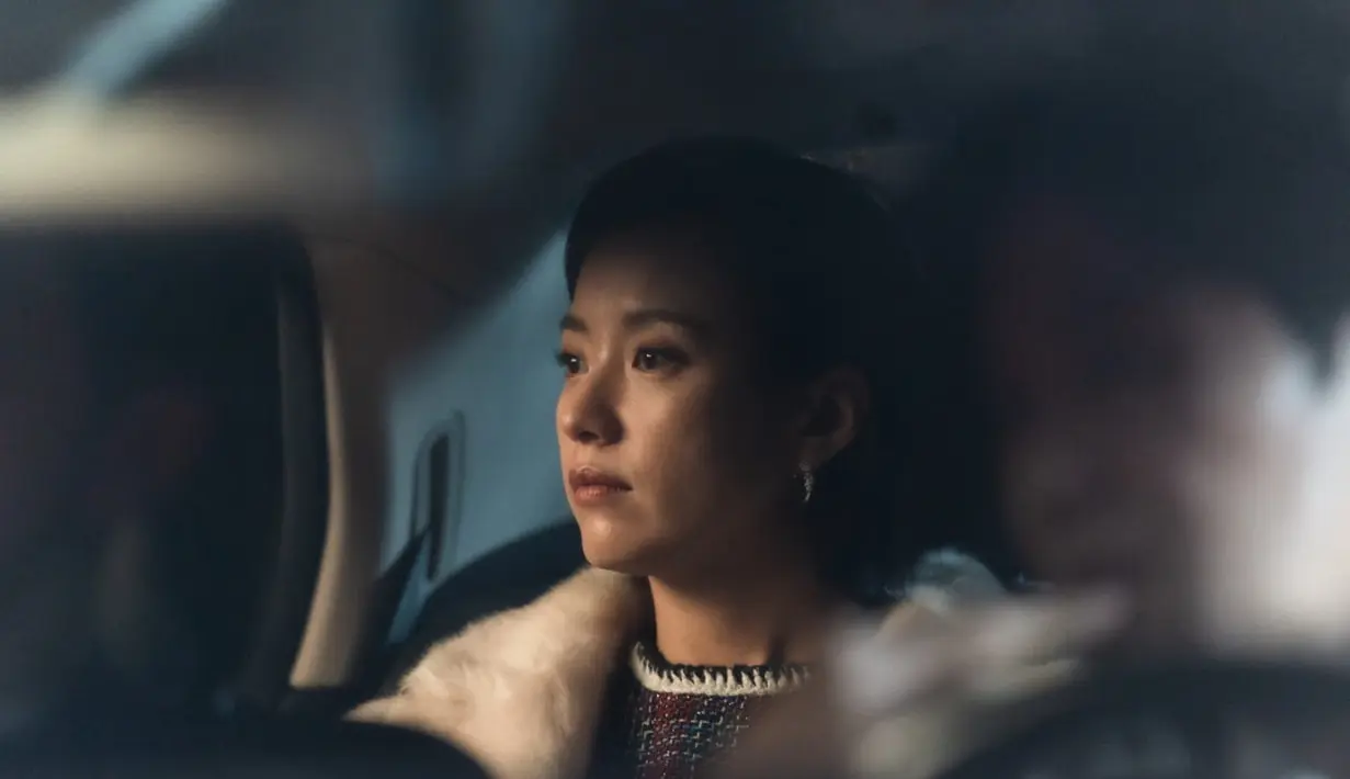 Sutradara Park Cheol Han berkomentar, “Ini adalah karakter yang sulit, tapi Han Hyo Joo melakukan pekerjaan yang bagus dalam menangkap emosi Yoon Ja Yoo." (Foto: Disney+ Hotstar)