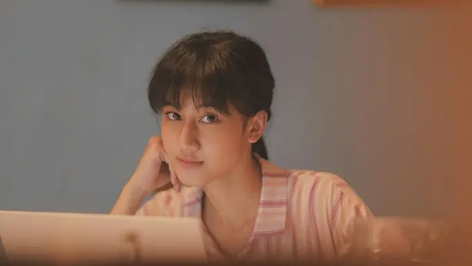 6 Potret Keisya Levronka dengan Rambut Berponi, Berkarakter di Film Lara Ati