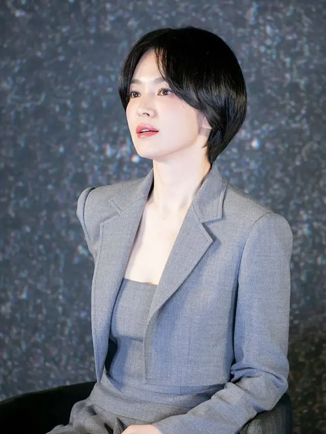 Song Hye Kyo Tampil Fresh dengan Rambut Bondol, Auranya Bak Remaja Penuh Pesona (credit: instagram.com/kyo1122).