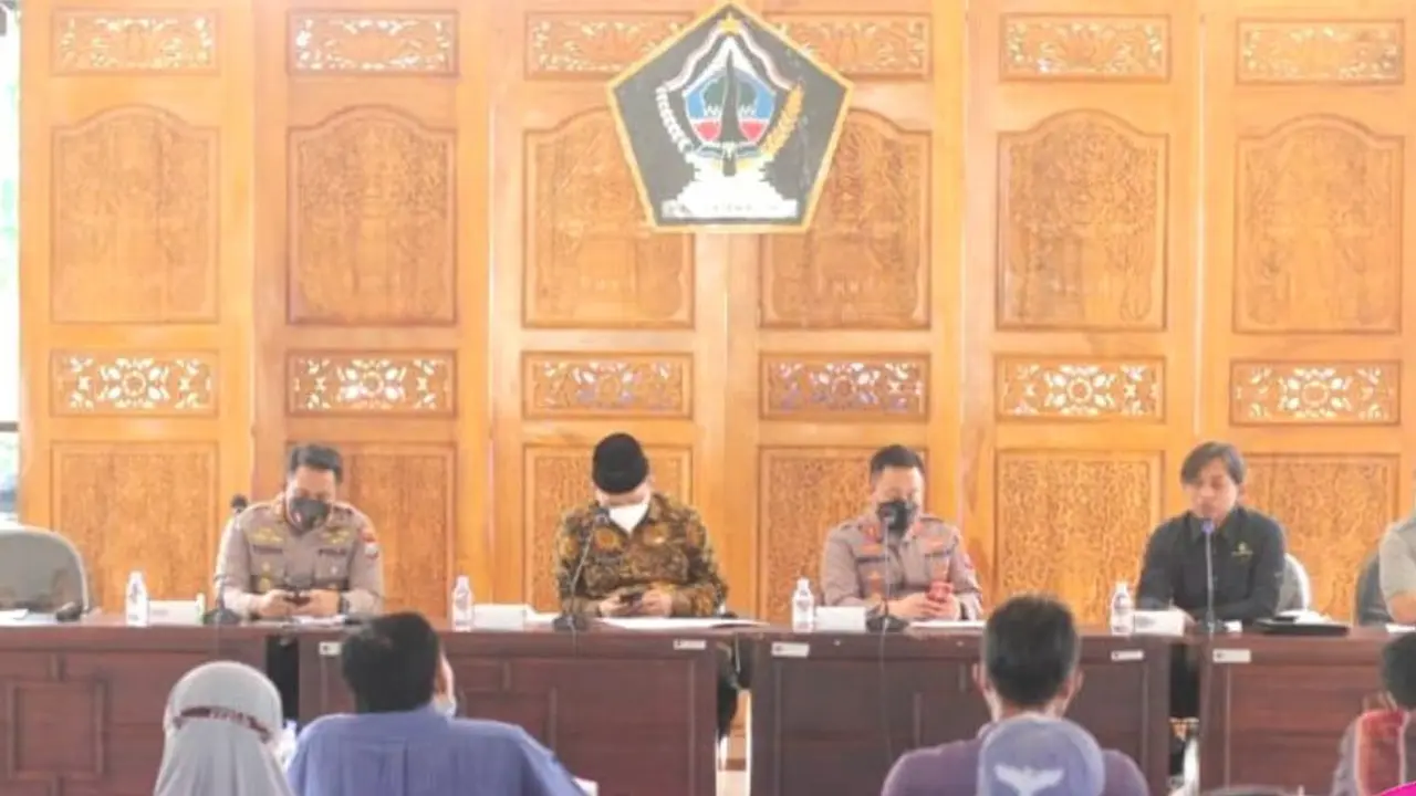 Pertemuan peternak Blitar dengan Pemkab Blitar. (Dian Kurniawan/Liputan6.com)