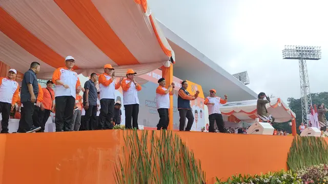 Anies berjoged jelang penutupan kegiatan Apel Siaga PKS