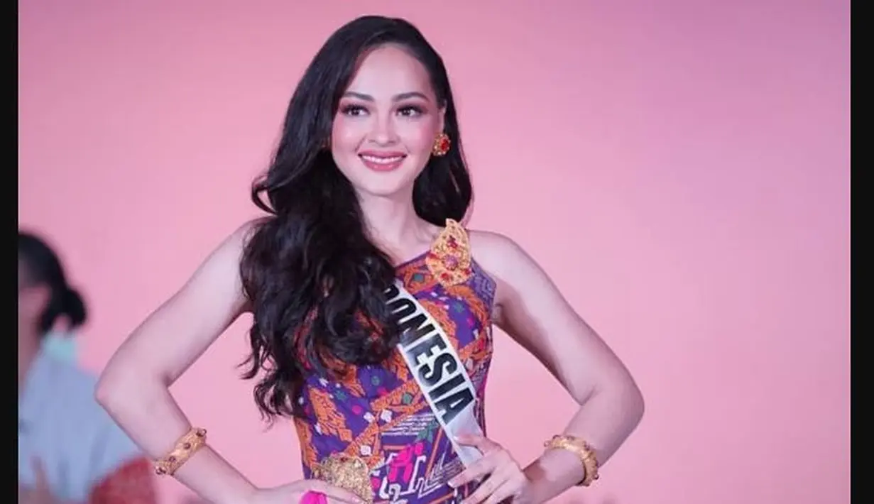 Puteri Indonesia Lingkungan 2019 Jolene Marie Cholock Rotinsulu bakal segera terbang ke Tokyo untuk mengikuti ajang Miss International 2019. (dok. Instagram @officialputeriindonesia/https://www.instagram.com/p/B3l_MyKFDnN/Dinny Mutiah)