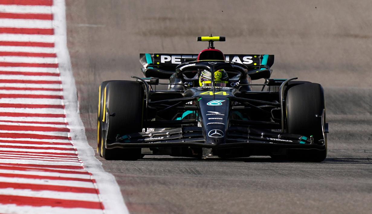 Jika pengikisannya lebih dari 1 mm, maka bisa dipastikan bahwa ground clearance mobil di-setting terlalu rendah dari aturan yang diperbolehkan. Dengan demikian, mobil dianggap mengambil keuntungan teknis dengan ground clearance yang terlalu rendah ini. (AP Photo/Eric Gay)