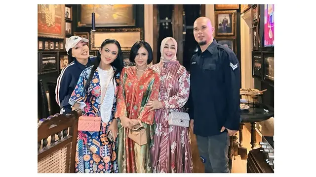 6 Potret Geng Artis Mulan Jameela Buka Puasa Bersama di Resto Ahmad Dhani