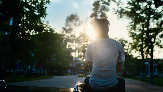 My Left Food menjadi memoir tersendiri karena ditulis dengan kaki kiri oleh Christy Brown