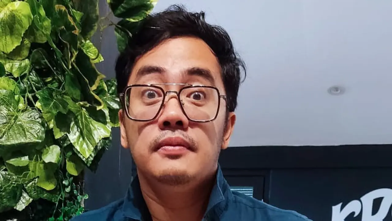 [Fimela] Dennis Adhiswara