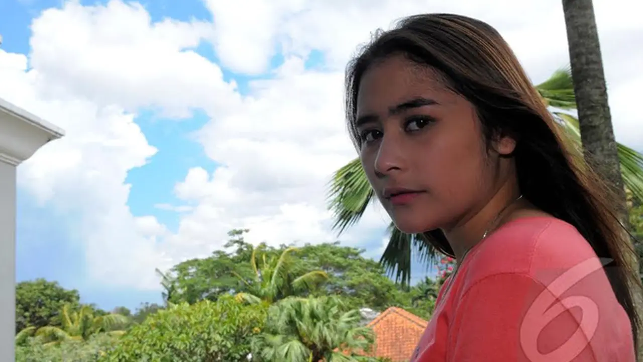 Prilly Latuconsina