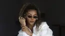 Zsa Zsa Utari, seleb keturunan Indonesia dan Jamaika yang gaya penampilannya kini curi perhatian. Zsa Zsa tampil menawan dengan penampilan bak artis Hollywood. Bahkan ia disebut parasnya mirip dengan Beyonce. (Liputan6.com/IG/zsazsautari)