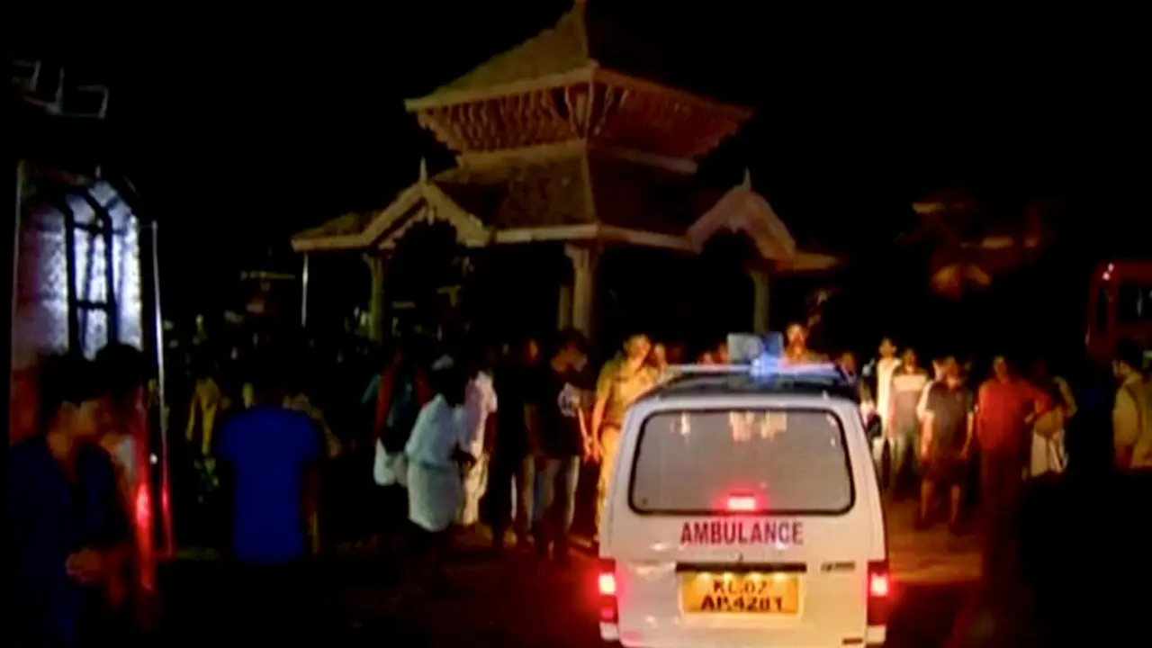 20160410-Pesta Kembang Api di Kuil India Berakhir Tragis, 75 Tewas-India