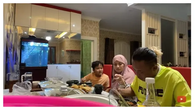 8 Momen Nathalie Holscher dan Sule Kembali Buka Puasa Bersama, Kompak Banget