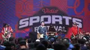 Vidio Sport Festival 2025 bukanlah event biasa. Mengusung konsep "Sportaisportnment", acara ini dirancang untuk memperkuat posisi Vidio sebagai platform olahraga paling komprehensif dan konsisten di Indonesia. Festival yang digelar selama dua hari, pada 18–19 Oktober 2025 di Plaza Timur Senayan, Jakarta, merupakan sebuah perayaan yang bertujuan menyatukan penggemar dari berbagai kalangan di bawah naungan IP olahraga terbesar di dunia. (Bola.com/M Iqbal Ichsan)