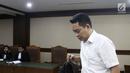 Terdakwa dugaan suap pengadaan satelit monitoring Bakamla, Fayakhun Andriadi saat menjalani sidang lanjutan di Pengadilan Tipikor, Jakarta, Rabu (10/10). Agenda sidang mendengar keterangan saksi ahli kuasa hukum terdakwa. (Liputan6.com/Herman Zakharia)