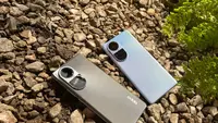 Ini desain Oppo Reno10 5G yang didukung finisihing Oppo Glow, memungkinkan perangkat memiliki tampilan elegan dan mewah tetapi juga nyaman digenggam dan minim ceplakan.  (Liputan6.com/Agustin Setyo Wardani)