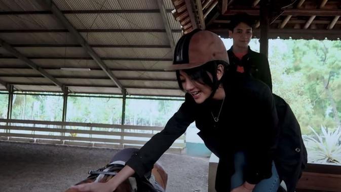 Glenca Chysara (Sumber: YouTube/Glenca Chysara)