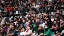 <p>Suasana penonton saat laga Indonesia International Basketball Invitational antara Timnas Basket Indonesia melawan Indonesia Patriots di Indonesia Arena, Senayan, Jakarta, Rabu (02/08/2023). (Bola.com/Bagaskara Lazuardi)</p>