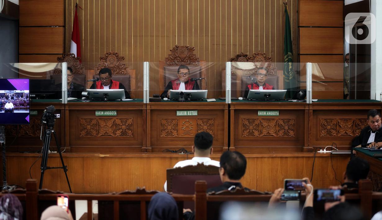 "Mengadili satu, menyatakan terdakwa Shane Lukas alias Shane terbukti secara sah dan meyakinkan bersalah melakukan tindak pidana turut serta penganiayaan berat yang direncanakan terlebih dahulu," tutur hakim di Pengadilan Negeri Jakarta Selatan, Kamis (7/9/2023). (Liputan6.com/Johan Tallo)