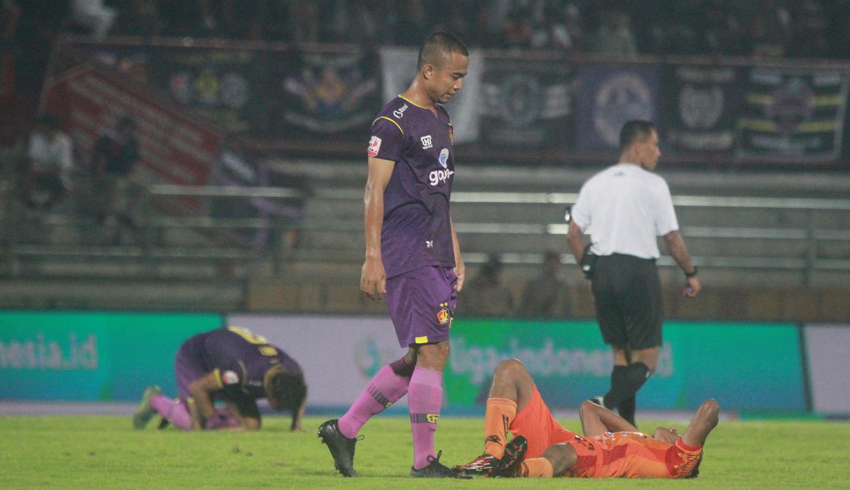 Klub berjuluk Macan Putih itu tidak perlu waktu lama untuk kembali ke kasta tertinggi, mereka seakan punya magis yang luar biasa menaklukkan sepak bola Indonesia. (Bola.com/Gatot Susetyo)