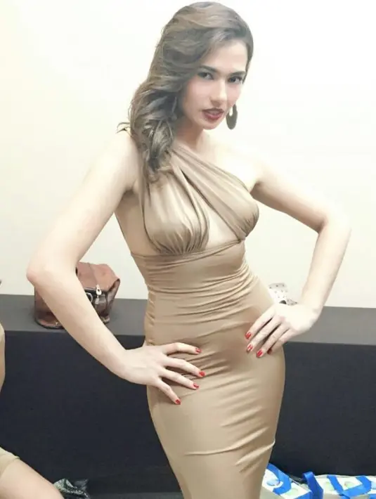 Selain terjun di dunia hiburan, Cathrine Wilson juga mempunyai usaha di bidang kuliner. (foto: instagram.com/cathrinewilson)